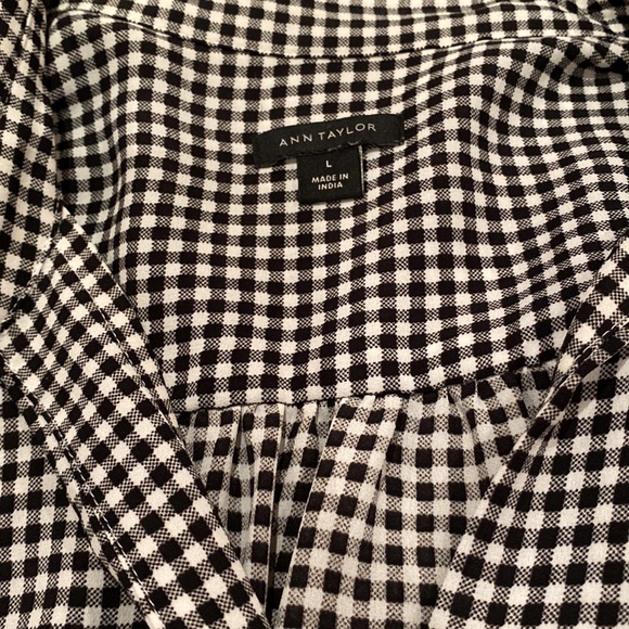 Ann Taylor shirt. - Picture 6 of 7